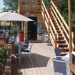 Mobil-home Sur Pilotis Avec Terrasse - Api-1-52-1009 *