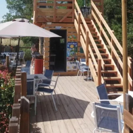 Mobil-home Sur Pilotis Avec Terrasse - Api-1-52-1009 *